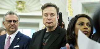 Elon Musk se convierte en el primer billonario del mundo