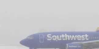 Van 10 mil vuelos cancelados por tormenta invernal en EU