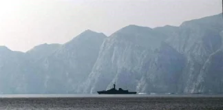 Irán chantajea con paso en Ormuz y Trump amaga con tomarlo