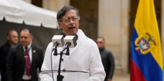 Acusa Petro 27 muertos por bombardeo en frontera con Ecuador