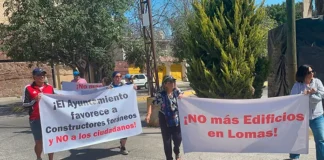 Protestan vecinos de Lomas contra edificio de nueve niveles; advierten impacto en movilidad y servicios
