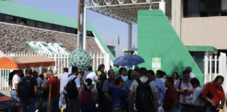 Protestan docentes de telesecundaria en SLP por cobros excesivos de ISR