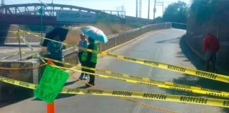 Bloquean vecinos en Soledad por falta de agua; acusan a Interapas y constructora