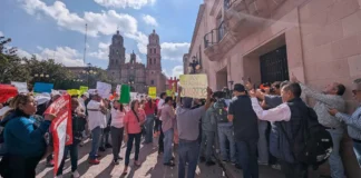 Exigen frente al Congreso derogación de la “Ley Serrano” por considerarla un riesgo para la libertad de expresión
