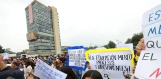 Marchan aspirantes a Rectoría por examen presencial en UNAM