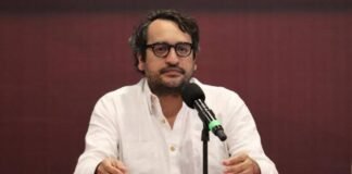 Quita EU visa a ‘Andy’; es ‘hitleriano’, reclama