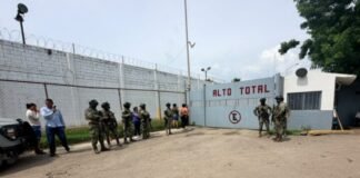 Deja 10 muertos y 16 heridos riña en penal de Mazatlán
